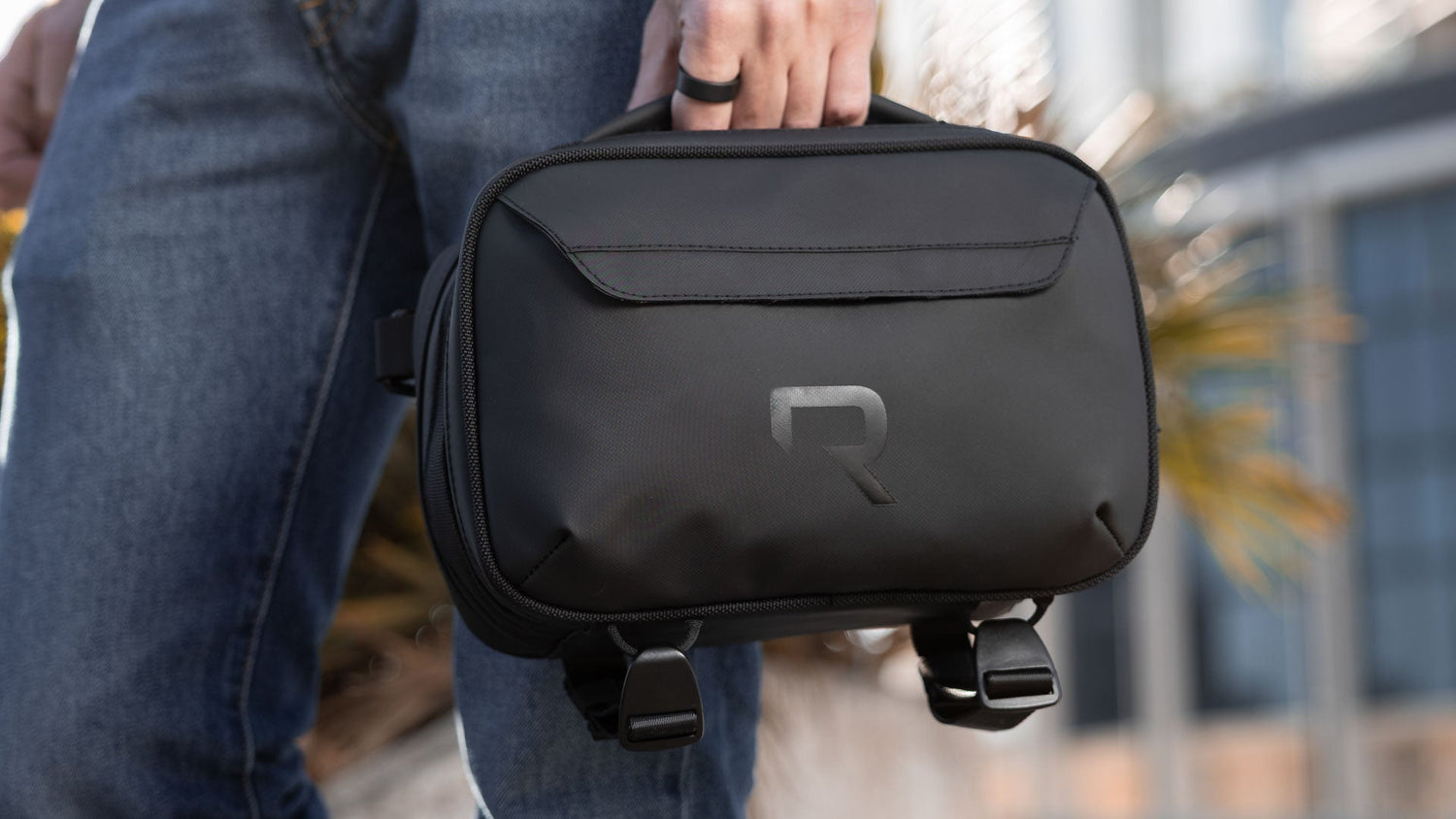 New Reeflex Messenger Bag - Made for Everyday Movement.