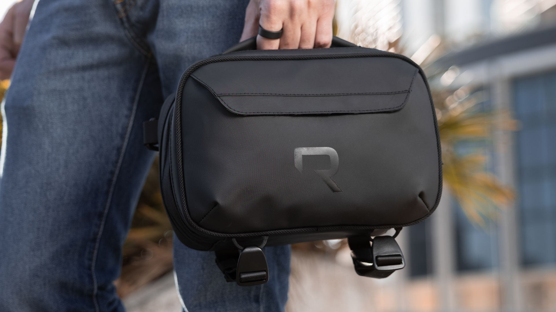 New Reeflex Messenger Bag - Made for Everyday Movement.